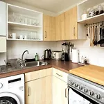 Beautiful Designer Flat In Maida Vale, Sleeps 4